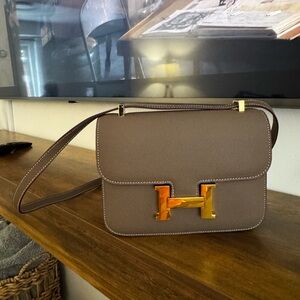 Elegant Brown Leather Shoulder Bag